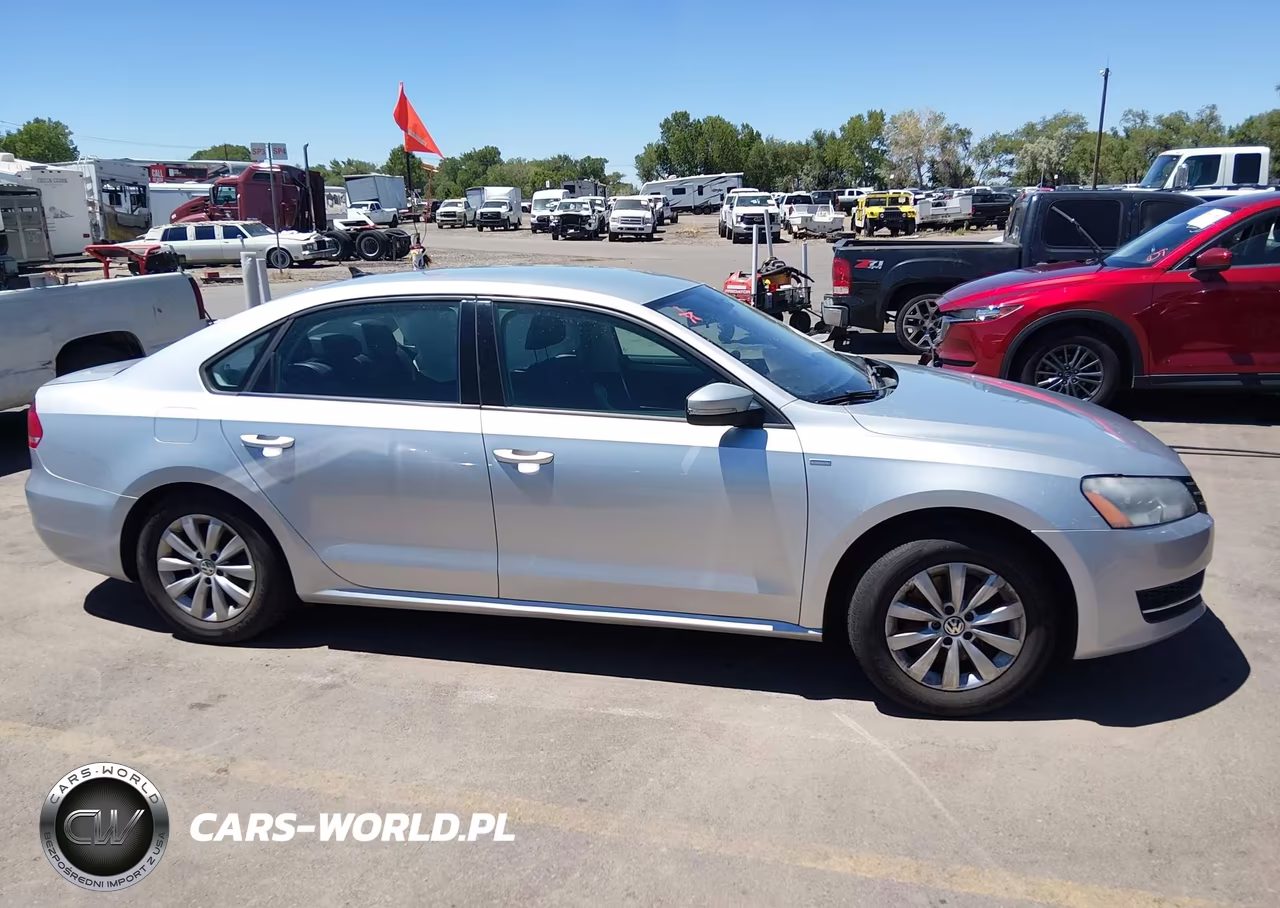 2015 Volkswagen Passat 1.8T Wolfsburg Edition VIN:1VWAT7A31FC054182 - 13