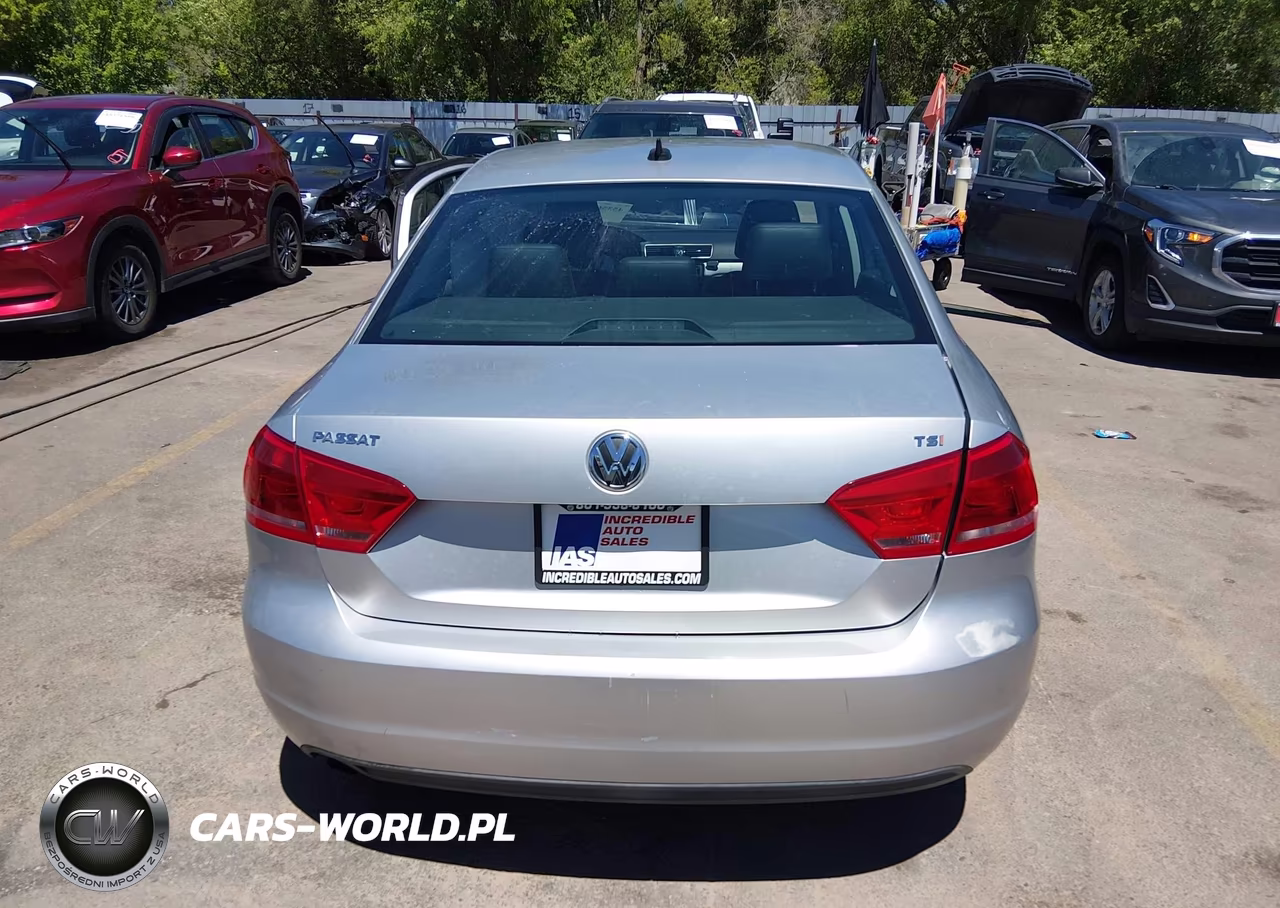 2015 Volkswagen Passat 1.8T Wolfsburg Edition VIN:1VWAT7A31FC054182 - 16