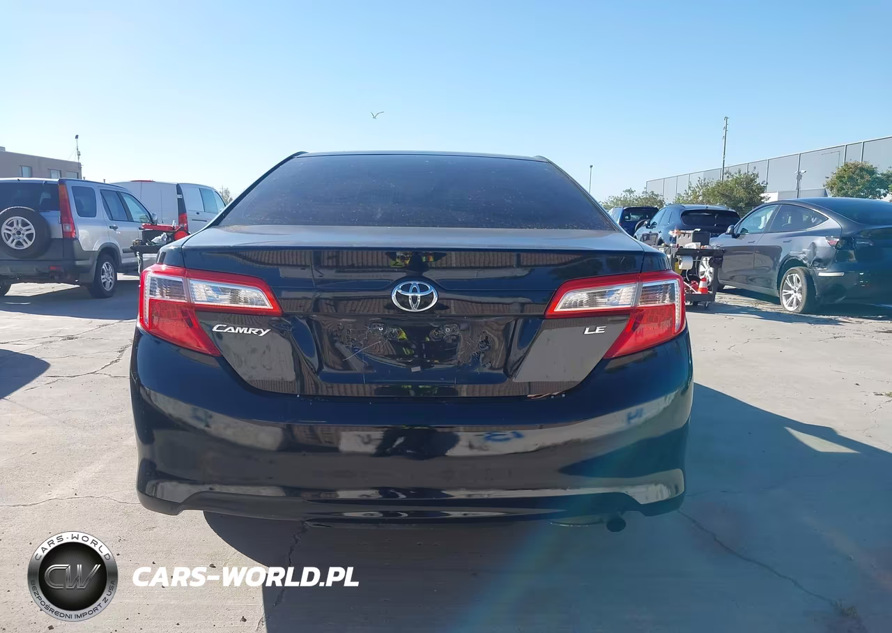 2014 Toyota Camry Le VIN:4T4BF1FK2ER351032 - 16