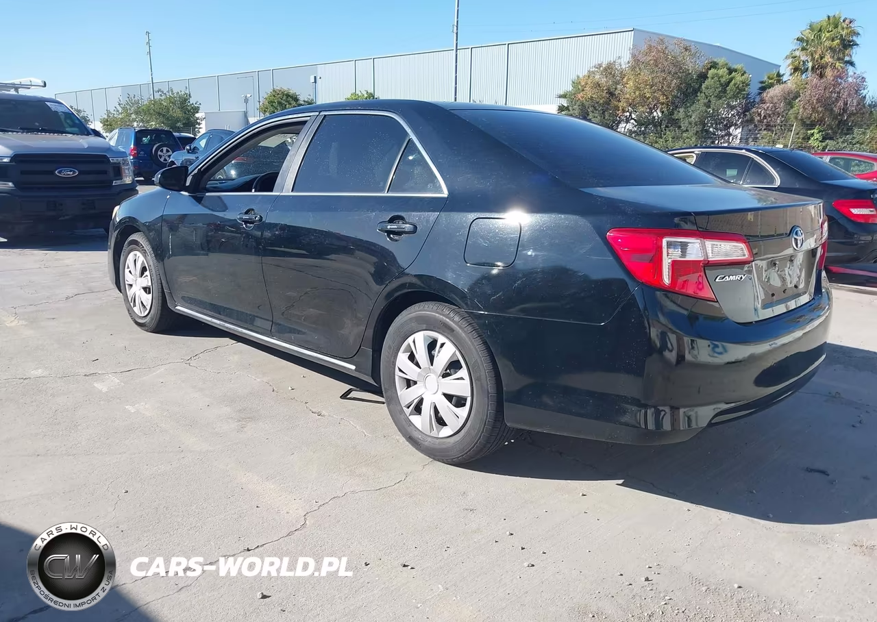 2014 Toyota Camry Le VIN:4T4BF1FK2ER351032 - 3