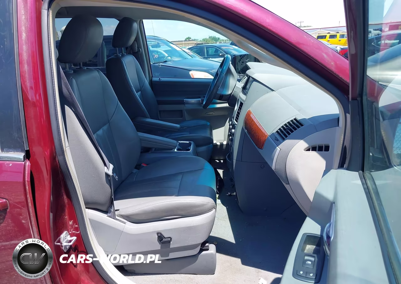 2008 Chrysler Town & Country Touring VIN:2A8HR54P48R838670 - 5