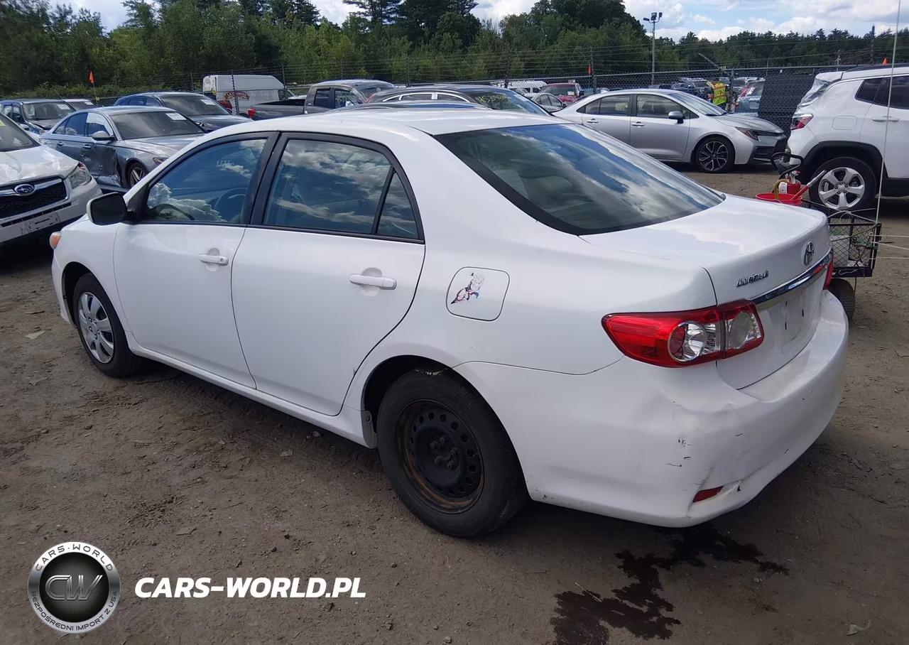 2011 Toyota Corolla Le VIN:JTDBU4EE3BJ098642 - 3