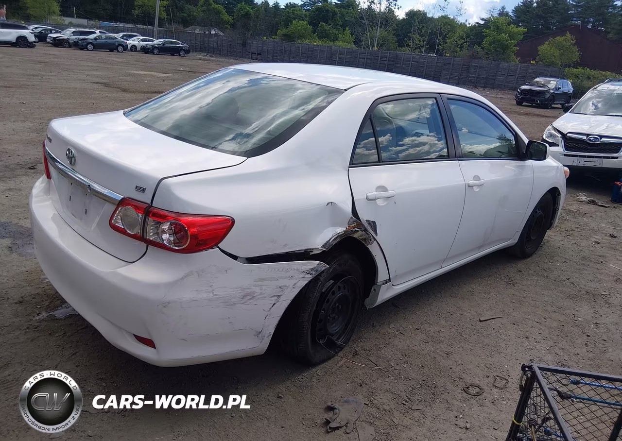 2011 Toyota Corolla Le VIN:JTDBU4EE3BJ098642 - 4