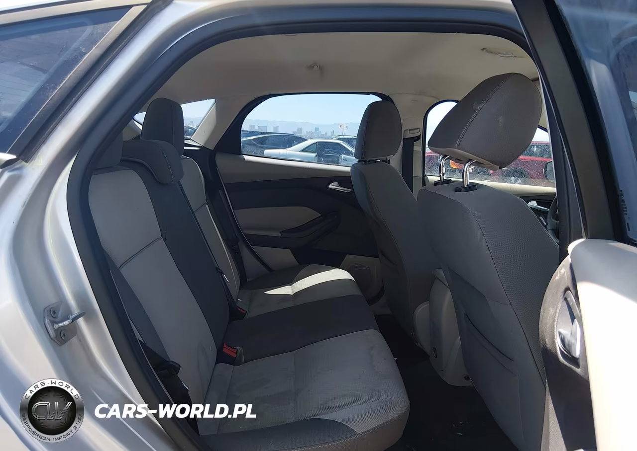 2014 Ford Focus Se VIN:1FADP3K23EL156736 - 8