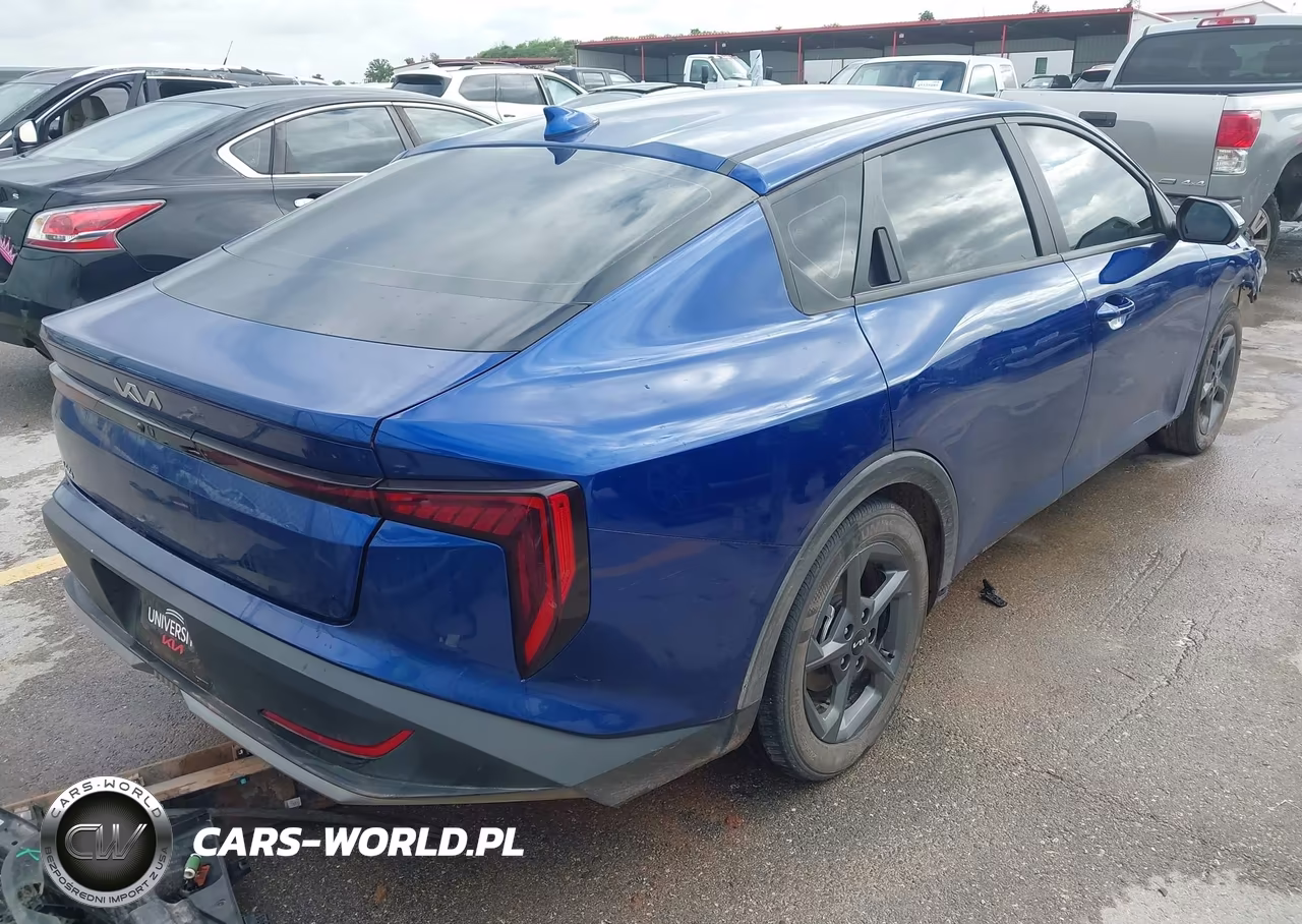 2025 Kia K4 Lxs VIN:3KPFT4DE5SE177829 - 4