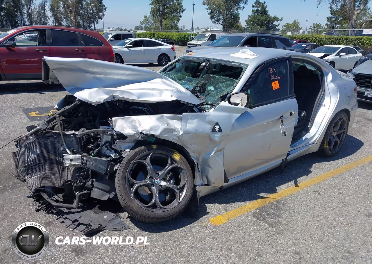 2018 Alfa Romeo Giulia Ti Sport VIN:ZARFAECN9J7582951 - 2