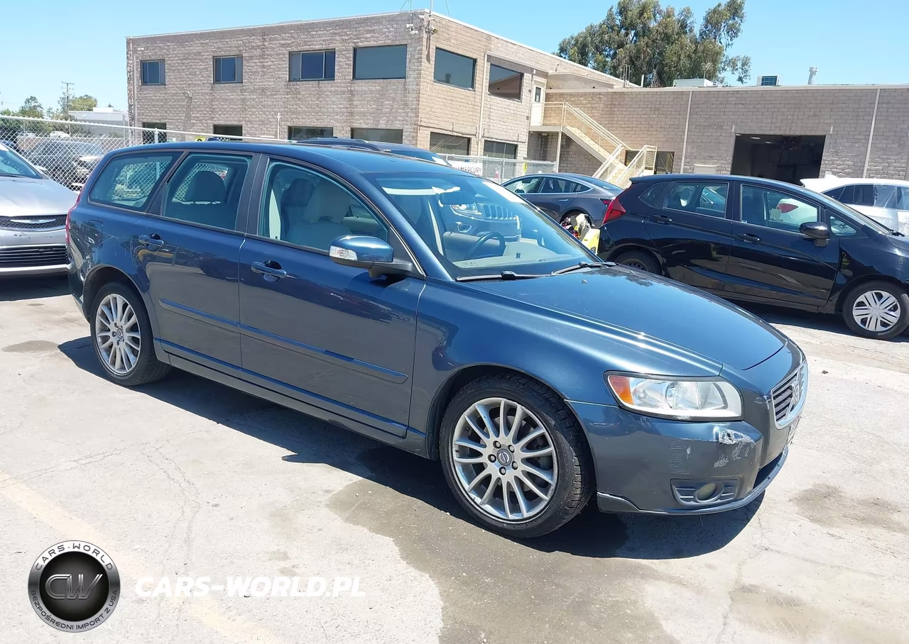 2010 Volvo V50 2.4I – zdjęcie 1 z 16