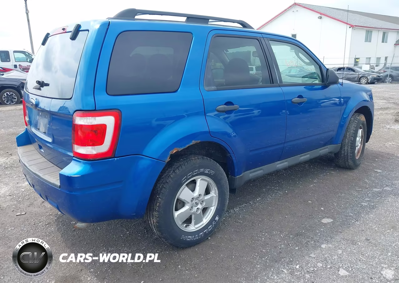 2011 Ford Escape Xlt VIN:1FMCU9D70BKB18260 - 4