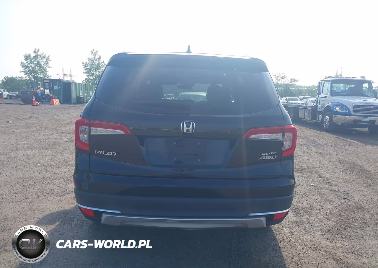 2019 Honda Pilot Elite VIN:5FNYF6H04KB061672 - 16