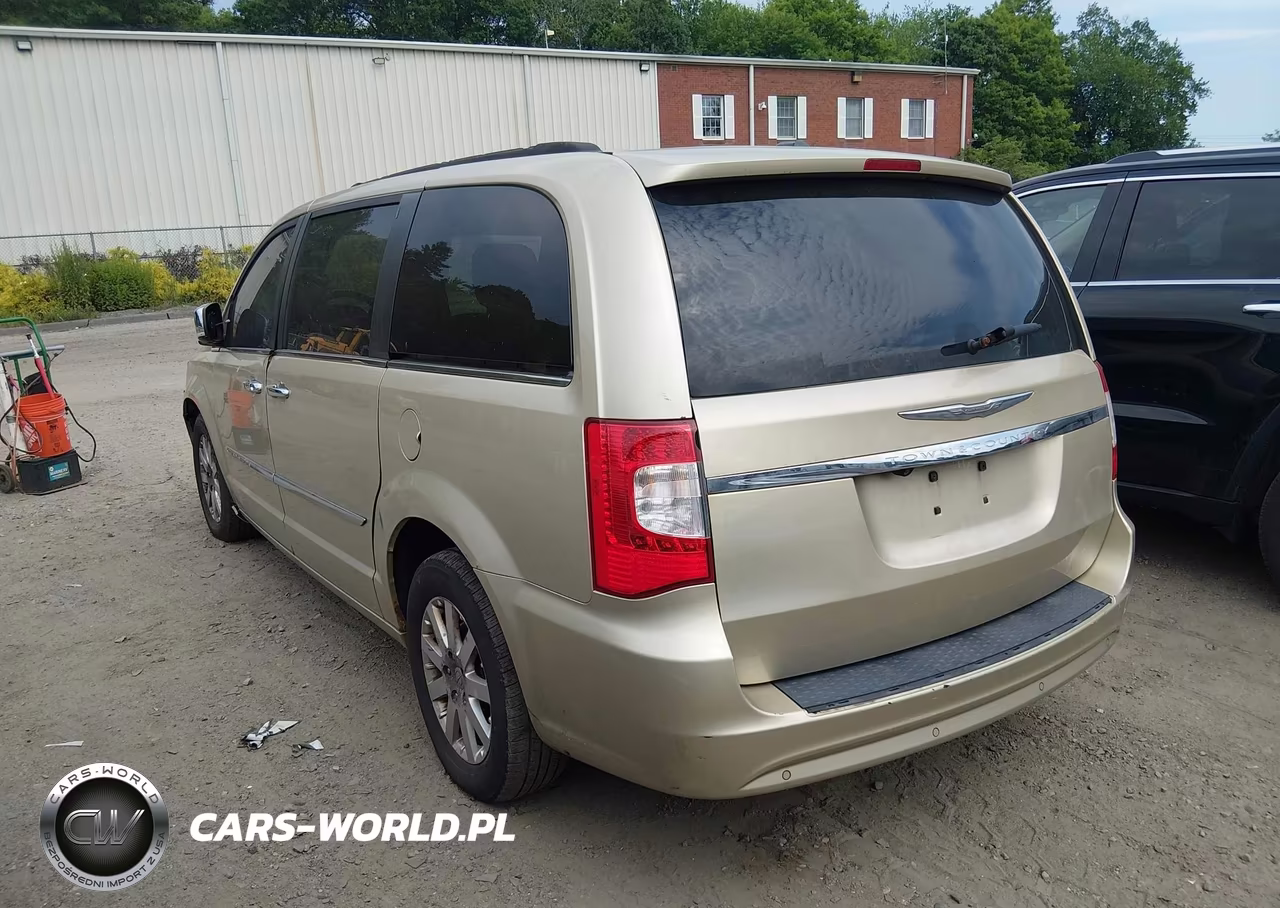 2011 Chrysler Town & Country Touring-L VIN:2A4RR8DG2BR635002 - 3