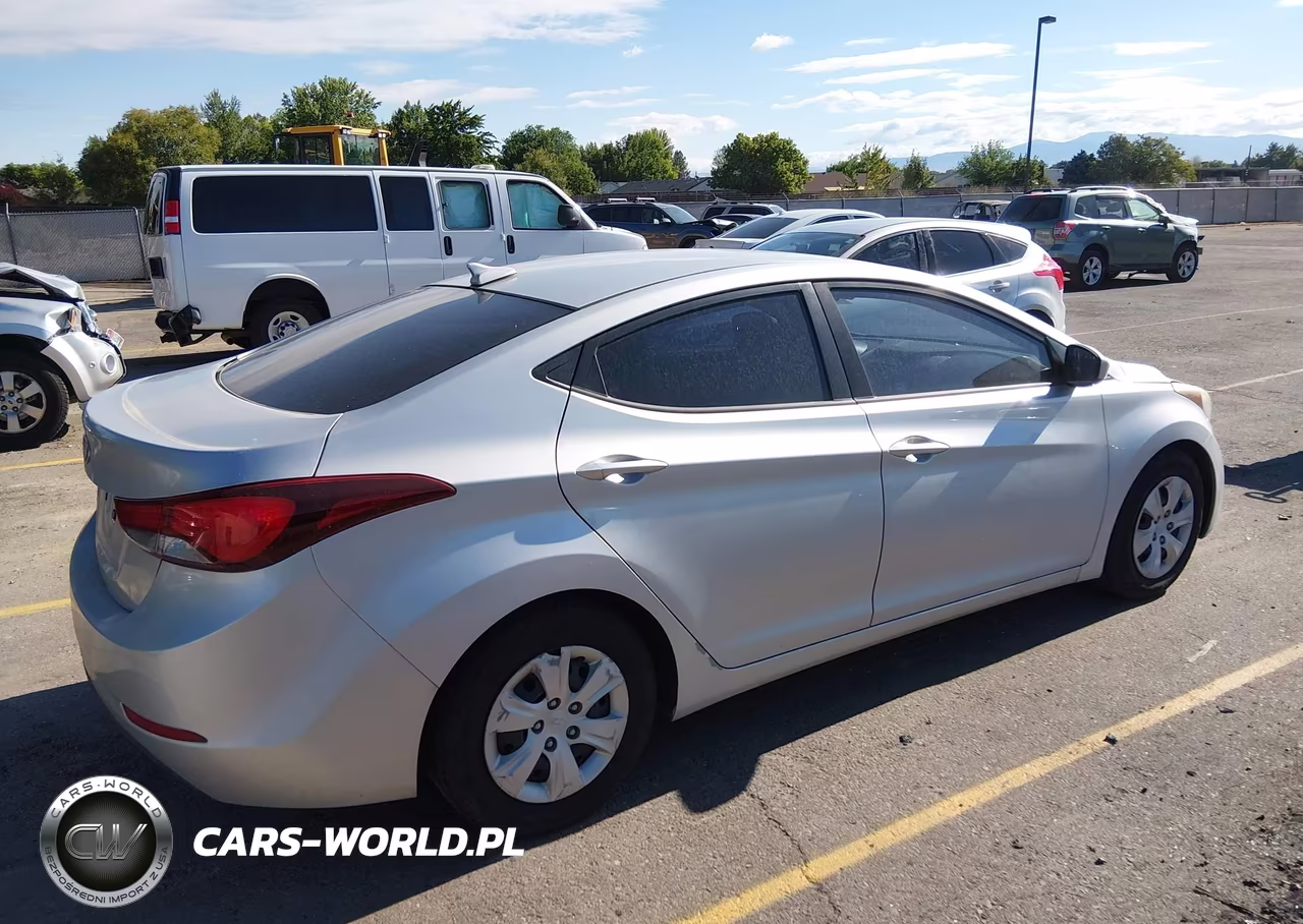 2016 Hyundai Elantra Se VIN:5NPDH4AE7GH696428 - 4