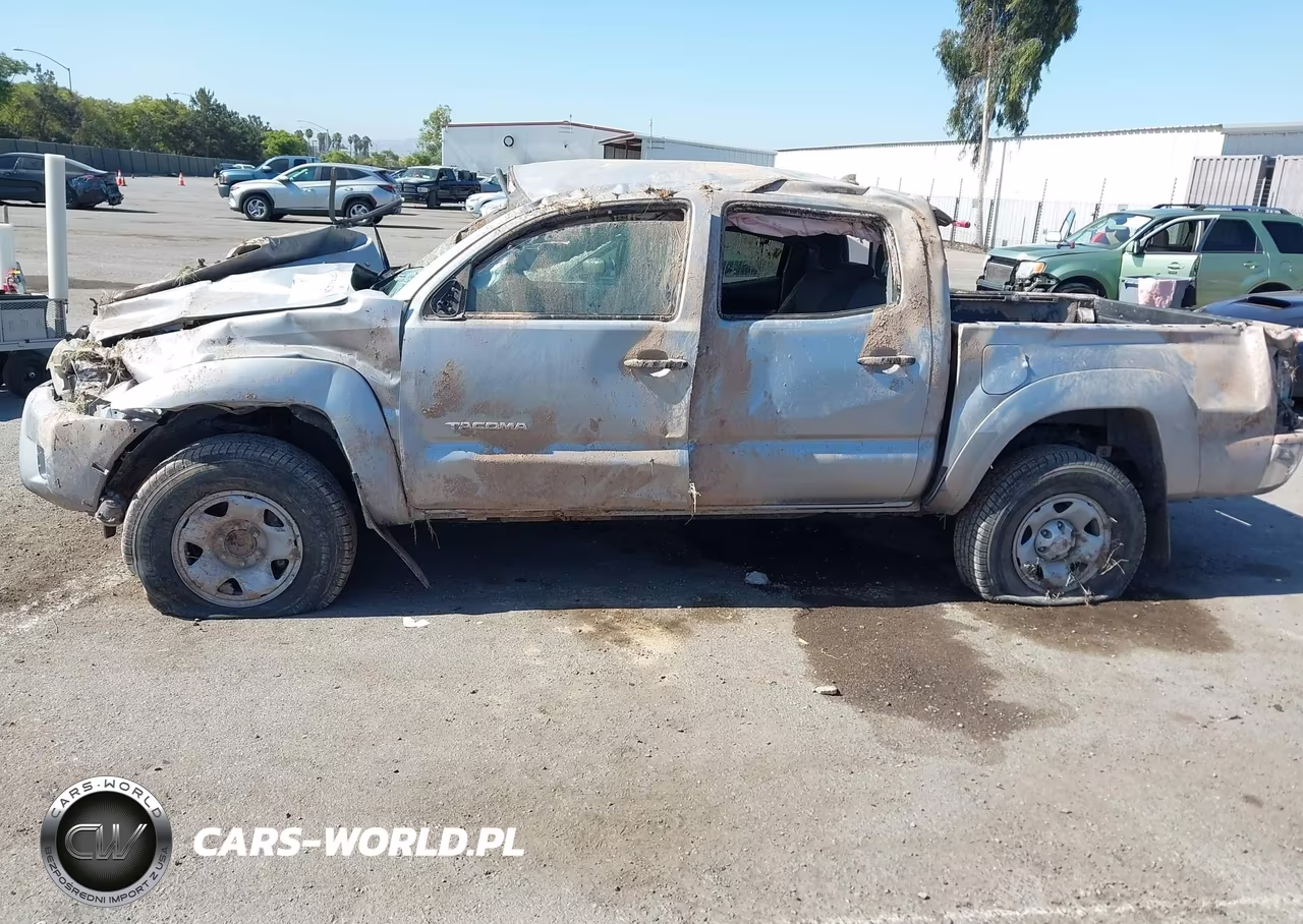2015 Toyota Tacoma Prerunner V6 VIN:3TMJU4GN6FM185601 - 13