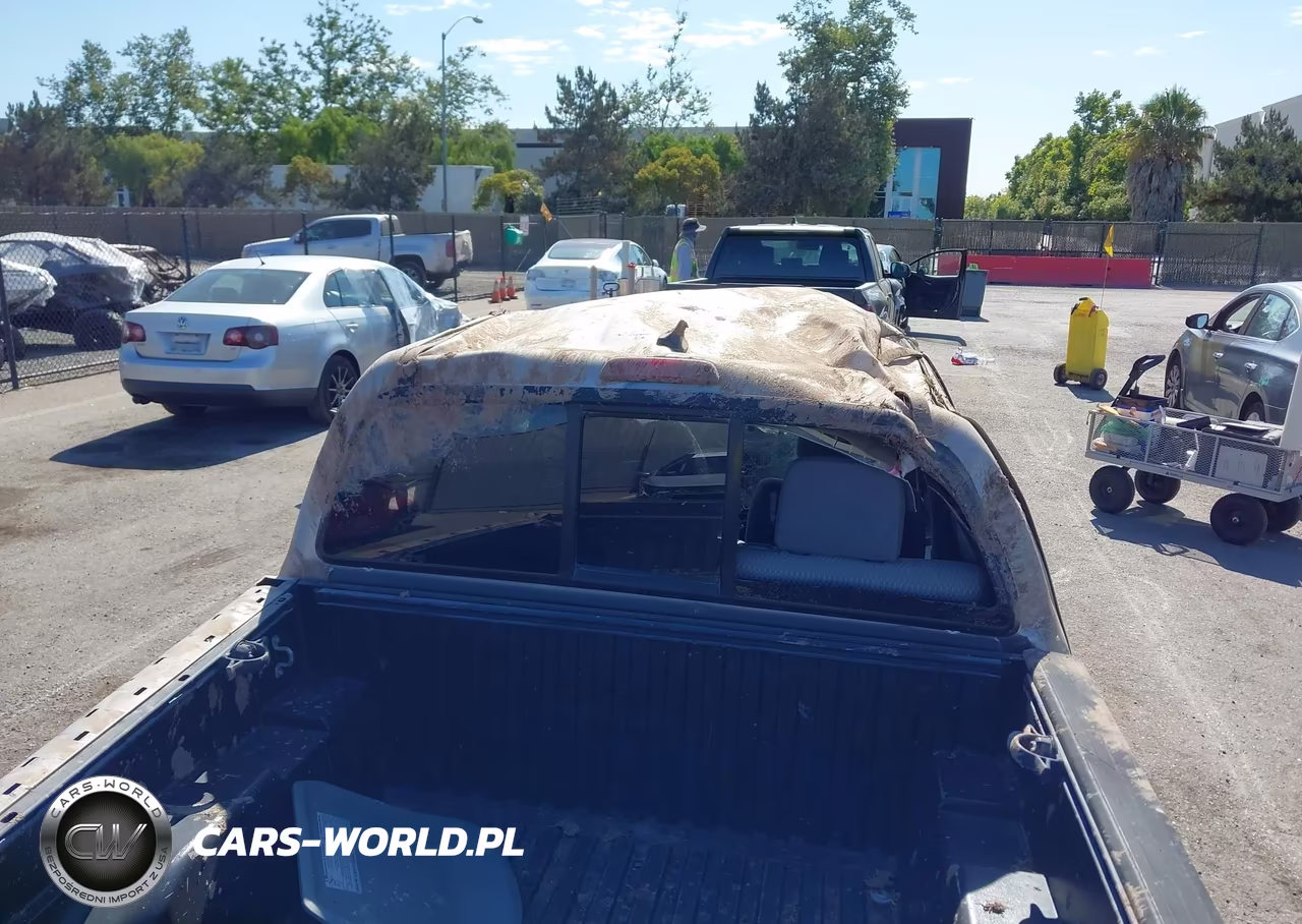 2015 Toyota Tacoma Prerunner V6 VIN:3TMJU4GN6FM185601 - 15