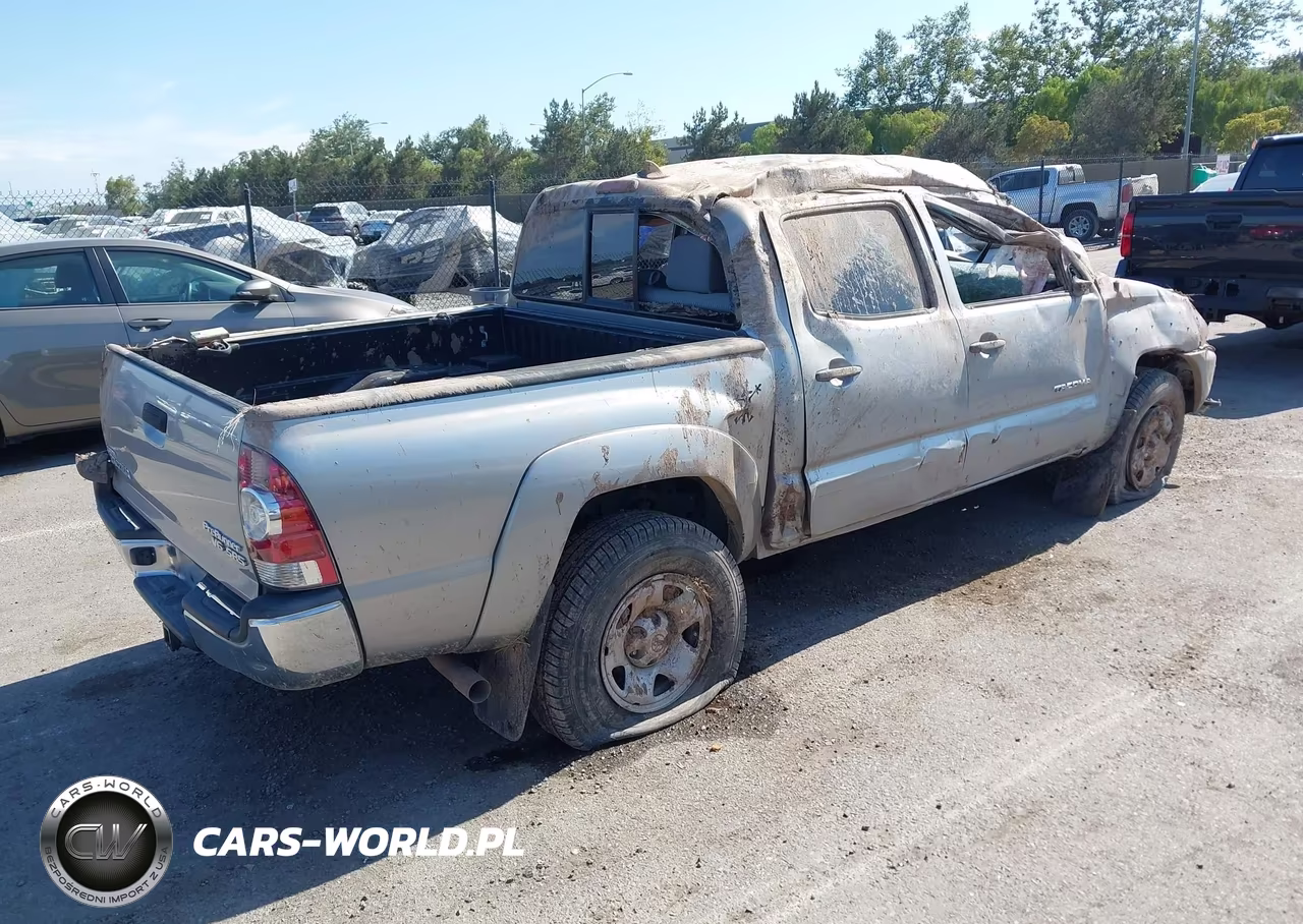 2015 Toyota Tacoma Prerunner V6 VIN:3TMJU4GN6FM185601 - 4