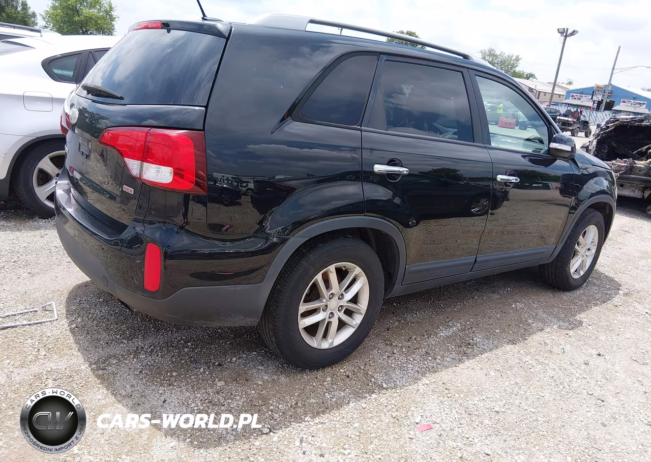 2015 Kia Sorento Lx VIN:5XYKT3A69FG627951 - 4
