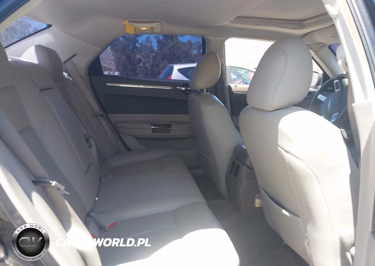2008 Chrysler 300 Limited VIN:2C3LA33G38H223231 - 8