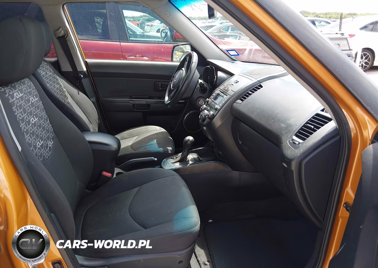 2011 Kia Soul + VIN:KNDJT2A28B7306073 - 5