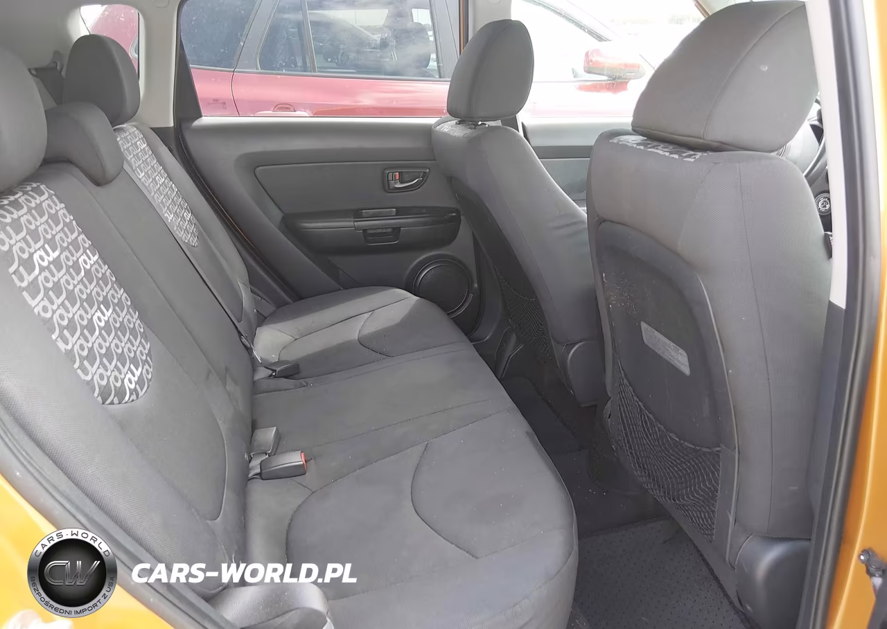 2011 Kia Soul + VIN:KNDJT2A28B7306073 - 8