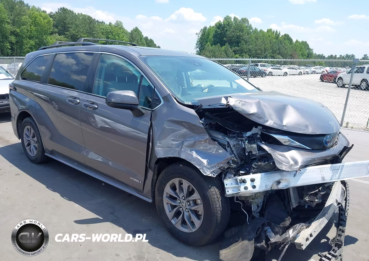 2021 Toyota Sienna Le – zdjęcie 1 z 16
