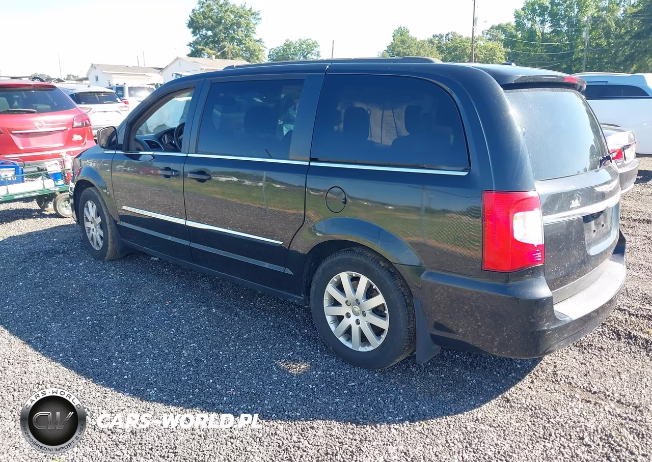 2015 Chrysler Town & Country Touring VIN:2C4RC1BG2FR513411 - 3