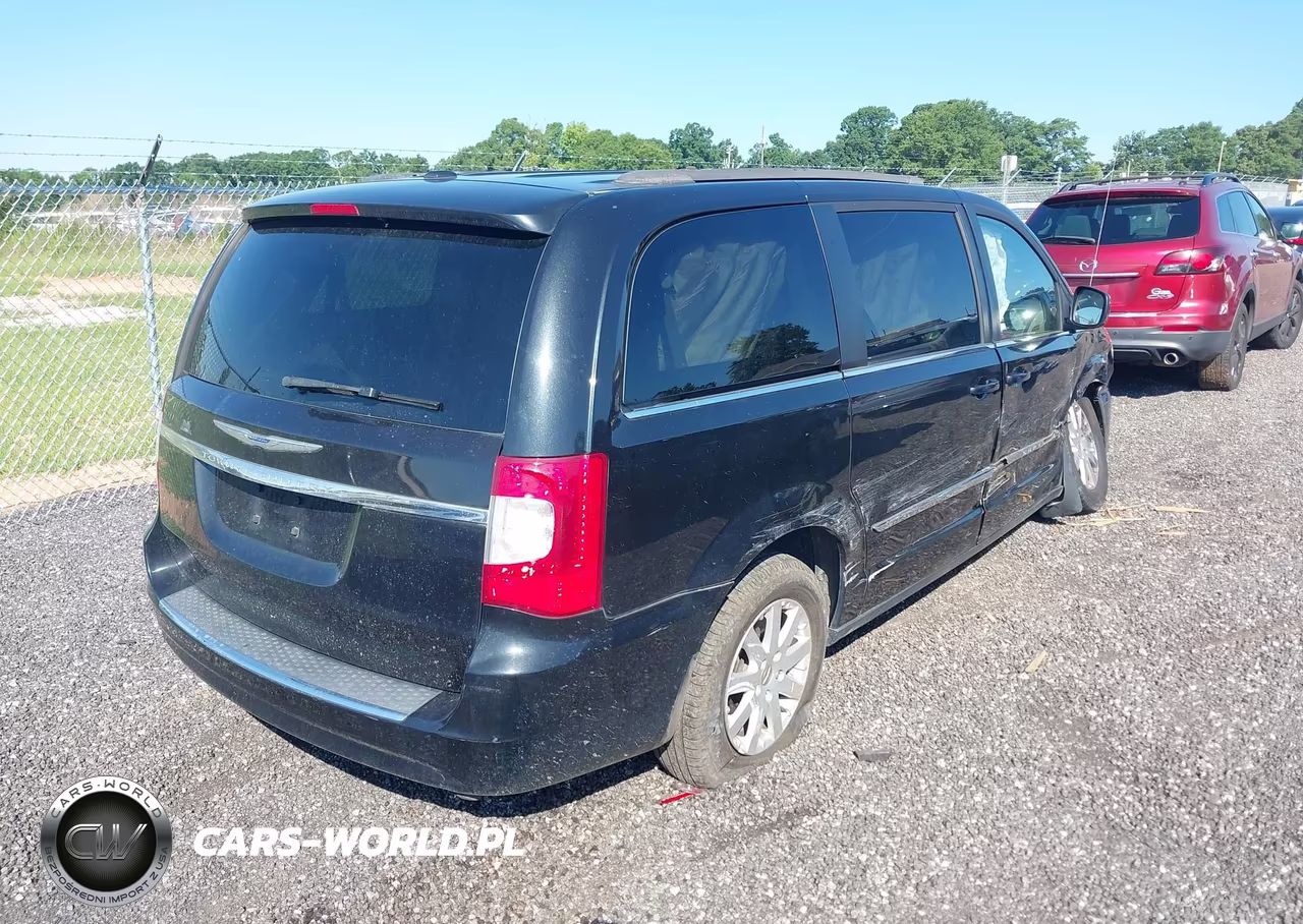 2015 Chrysler Town & Country Touring VIN:2C4RC1BG2FR513411 - 4