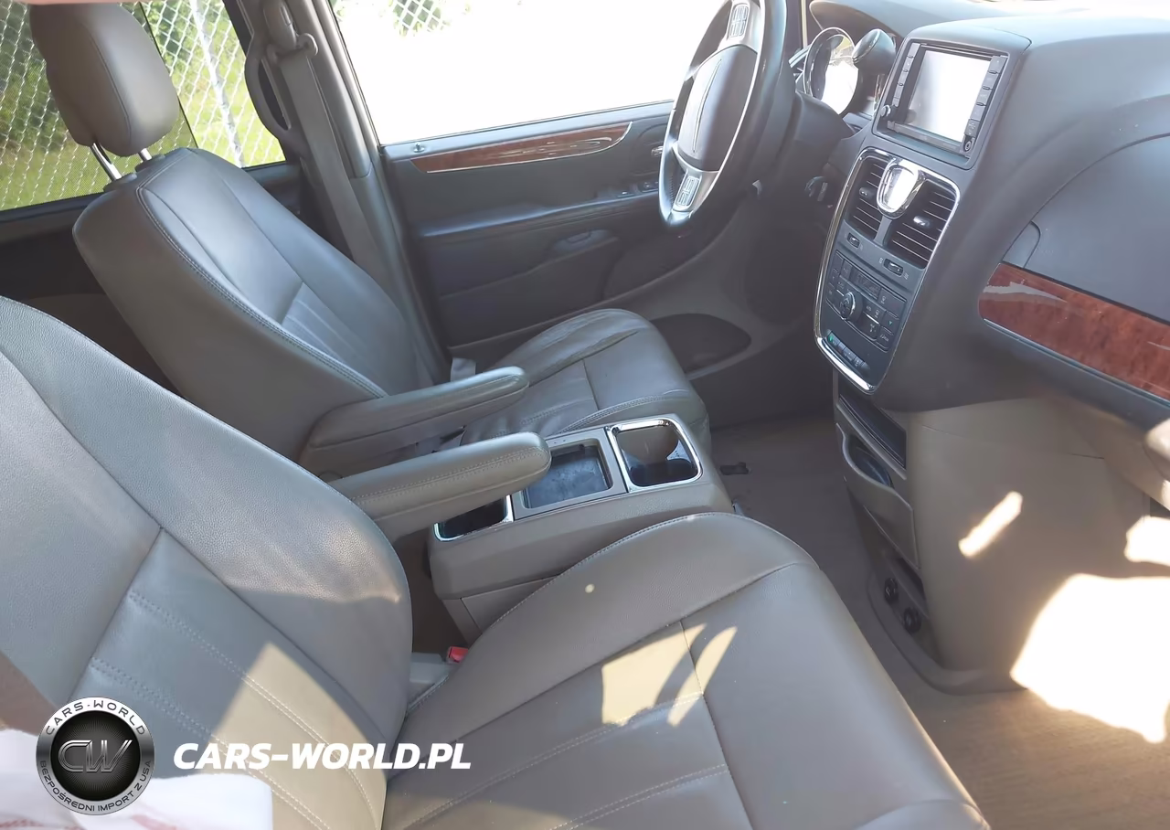 2015 Chrysler Town & Country Touring VIN:2C4RC1BG2FR513411 - 5