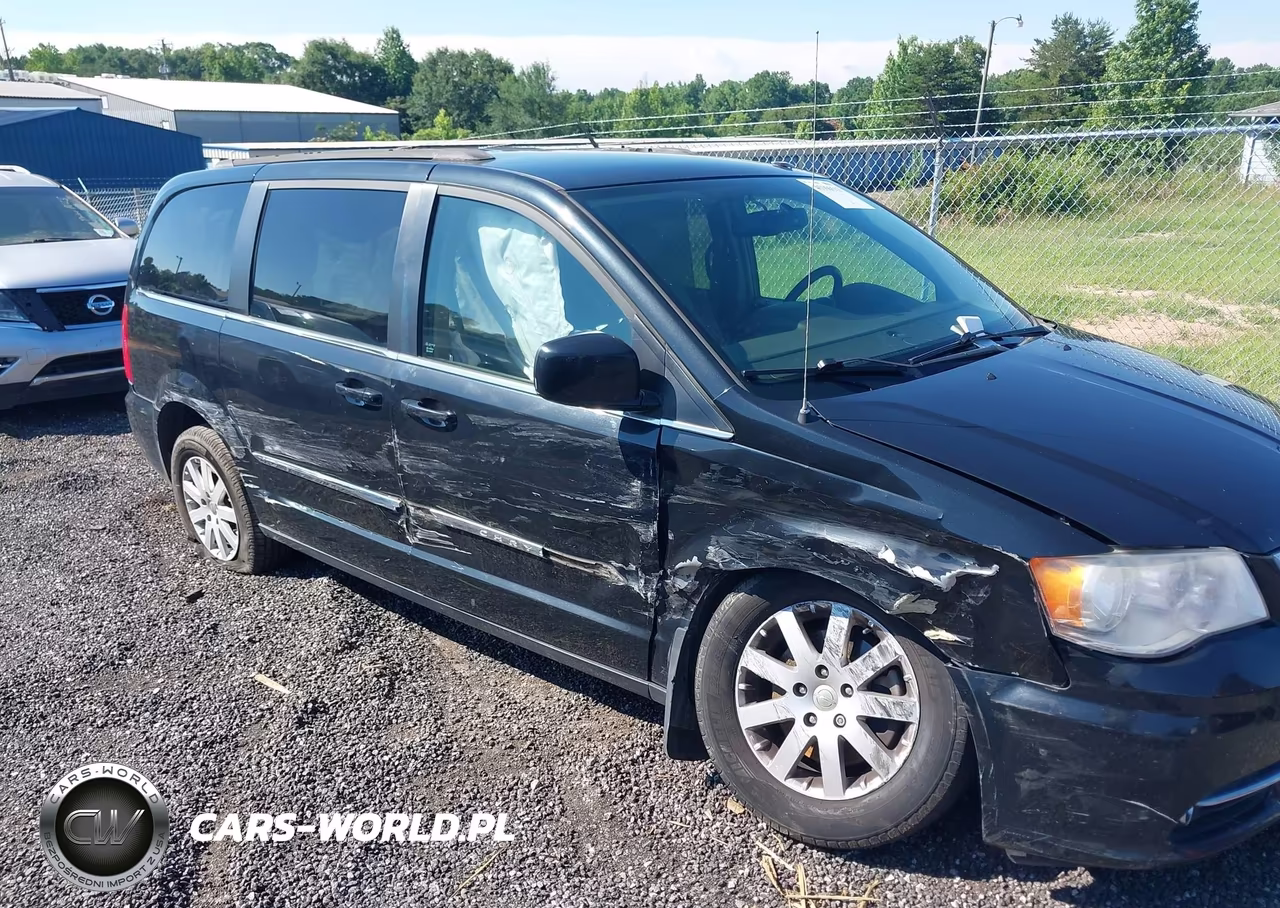 2015 Chrysler Town & Country Touring VIN:2C4RC1BG2FR513411 - 6