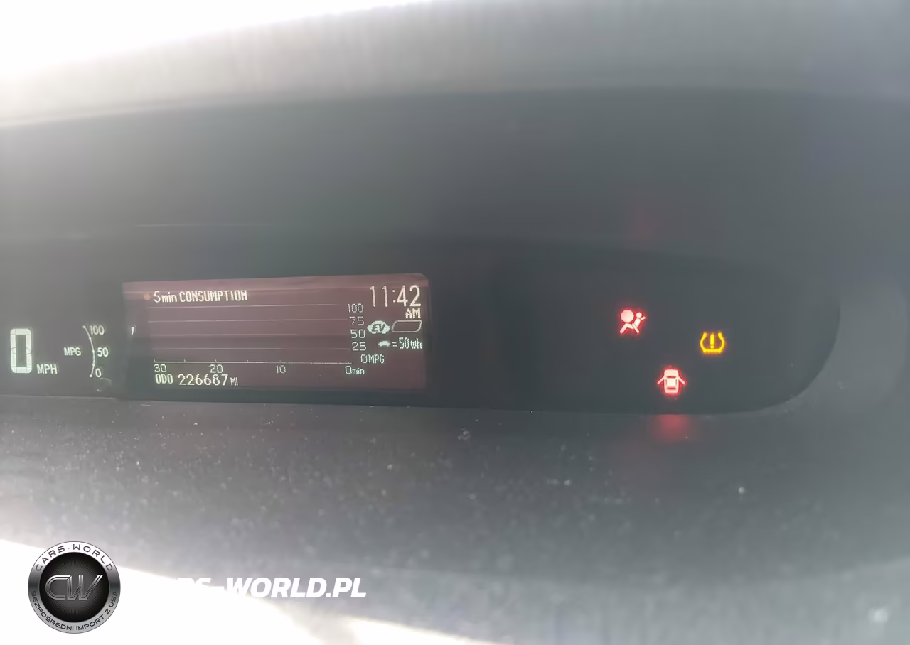 2014 Toyota Prius Three VIN:JTDKN3DU1E0359616 - 17