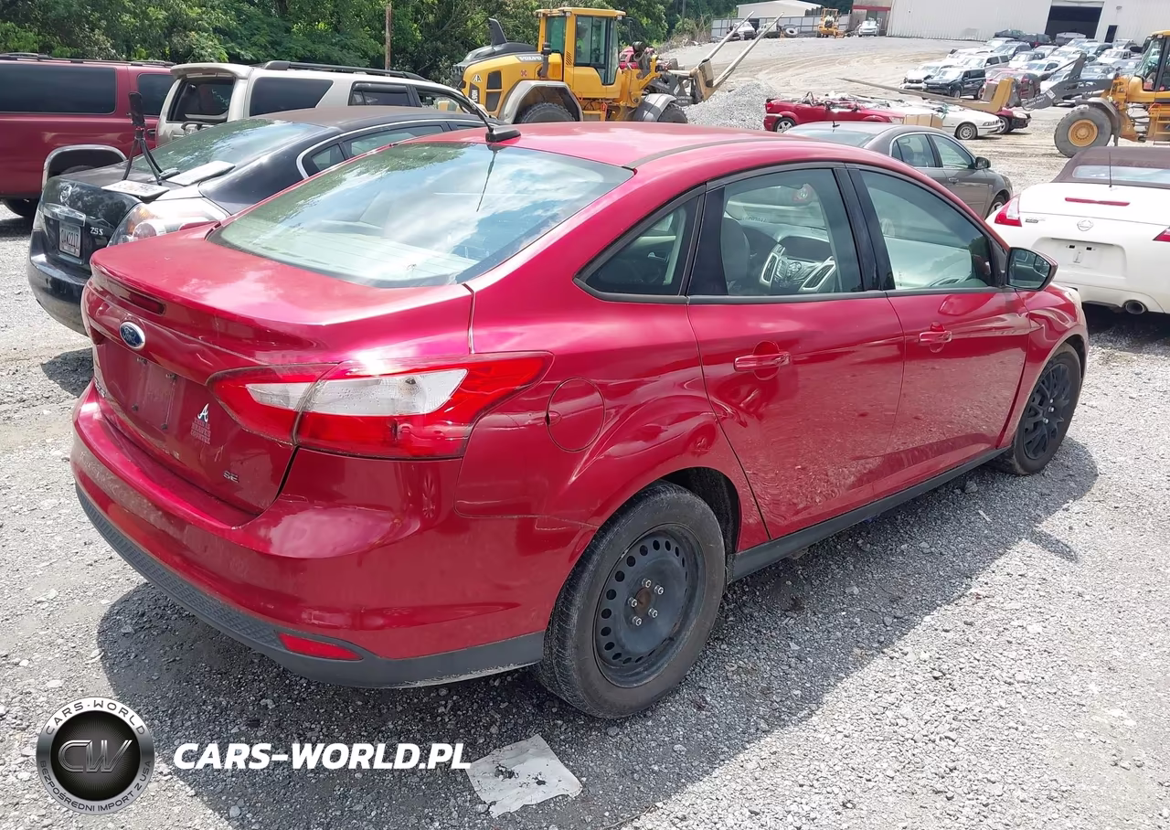 2012 Ford Focus Se VIN:1FAHP3F20CL160347 - 4