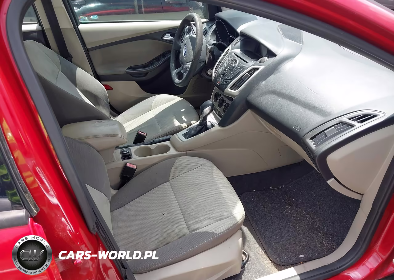 2012 Ford Focus Se VIN:1FAHP3F20CL160347 - 5