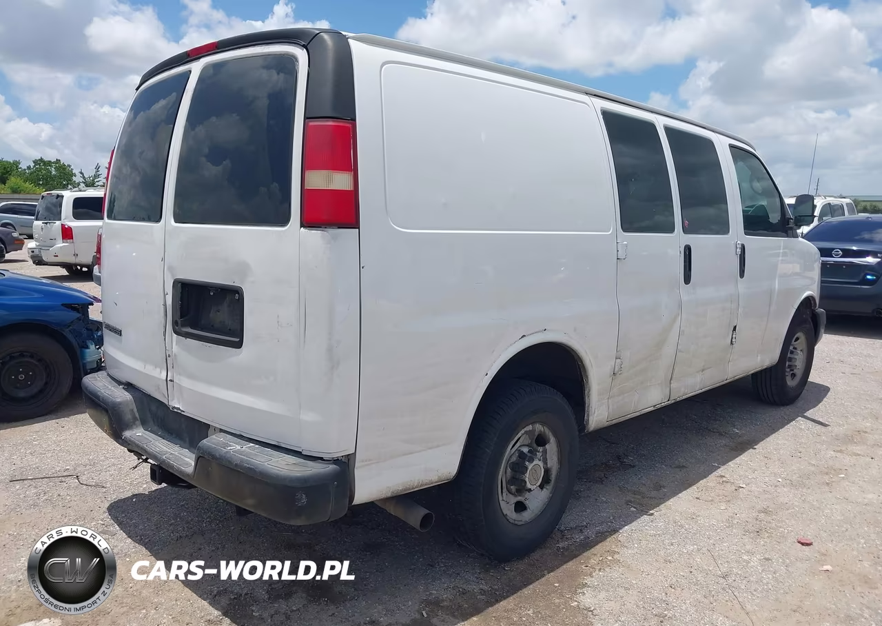 2010 Chevrolet Express 2500 Work Van VIN:1GCZGFAA0A1107820 - 4