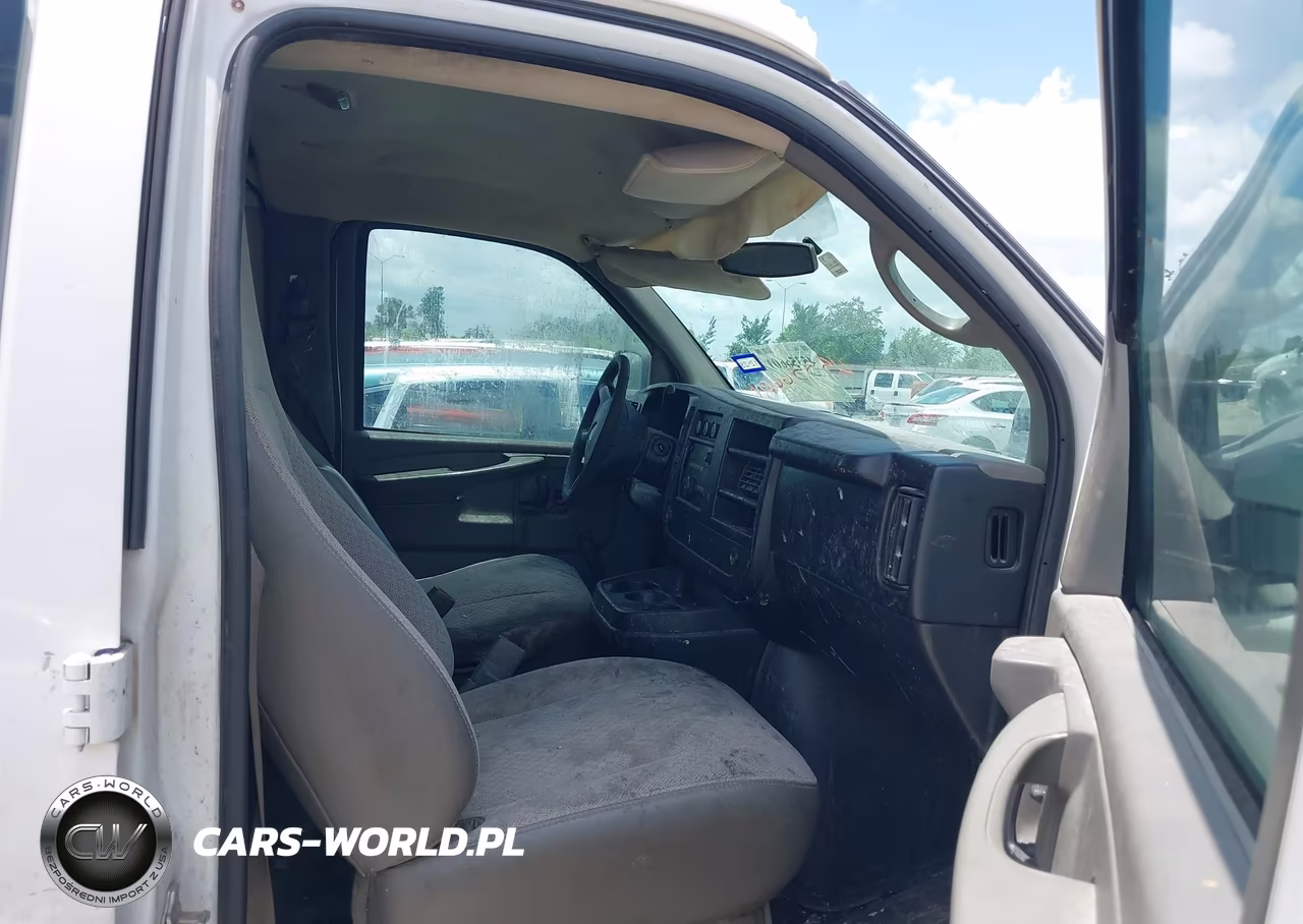 2010 Chevrolet Express 2500 Work Van VIN:1GCZGFAA0A1107820 - 5