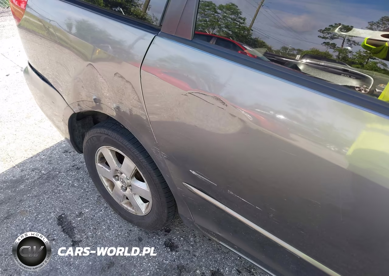 2004 Toyota Sienna Le VIN:5TDZA23CX4S022631 - 6