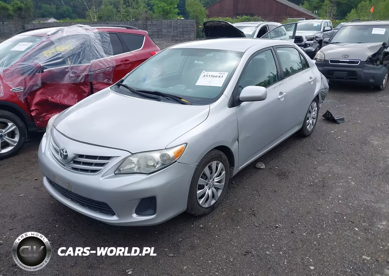 2013 Toyota Corolla Le VIN:2T1BU4EE8DC111013 - 2