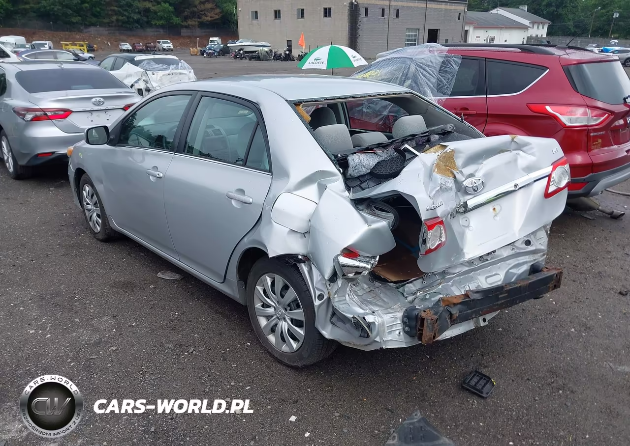 2013 Toyota Corolla Le VIN:2T1BU4EE8DC111013 - 3