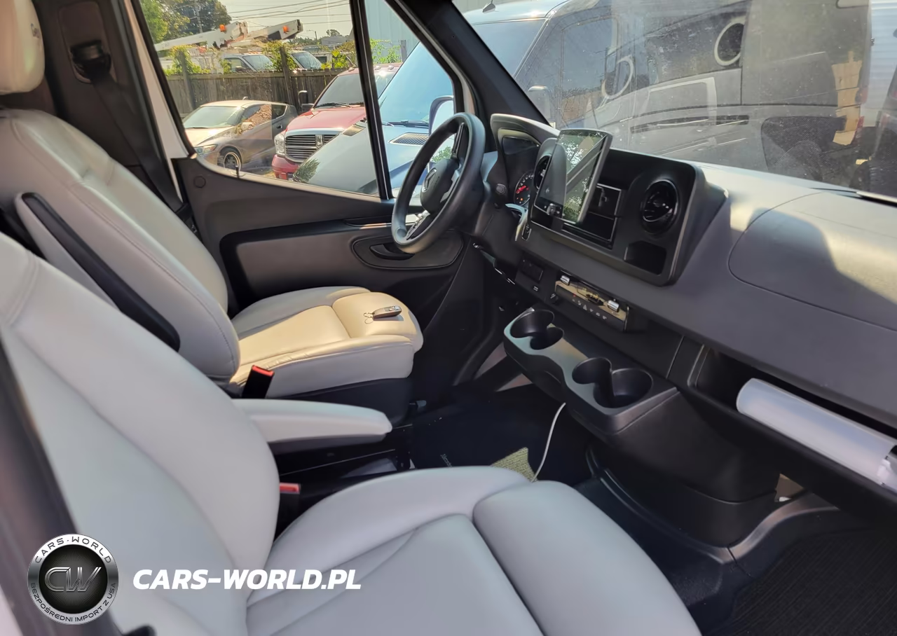 2020 Mercedes-Benz Sprinter 2500 Standard Roof V6 VIN:W1W4EBVY9LT042476 - 5