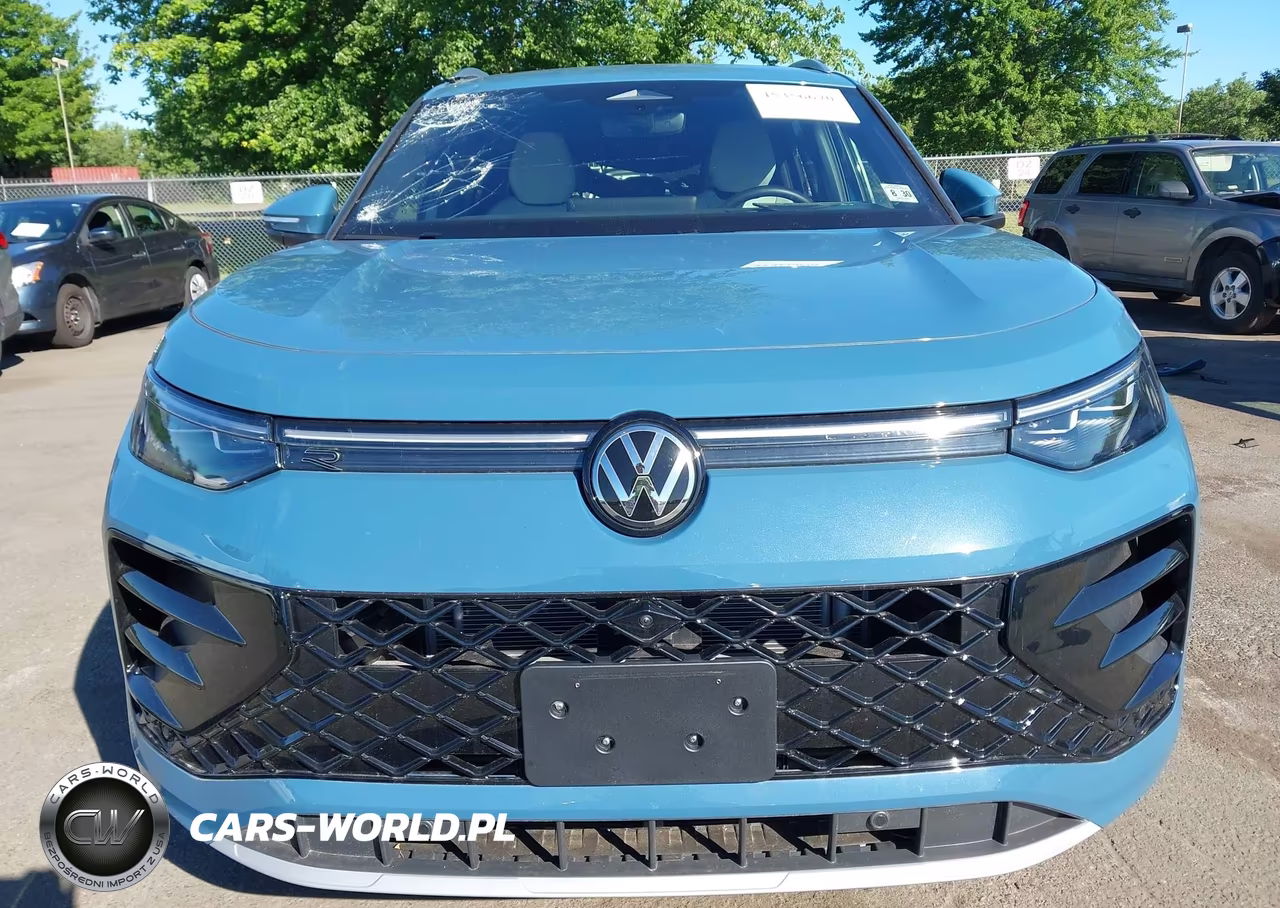 2025 Volkswagen Tiguan 2.0T Sel R-Line VIN:3VVLR7RM4SM052217 - 12