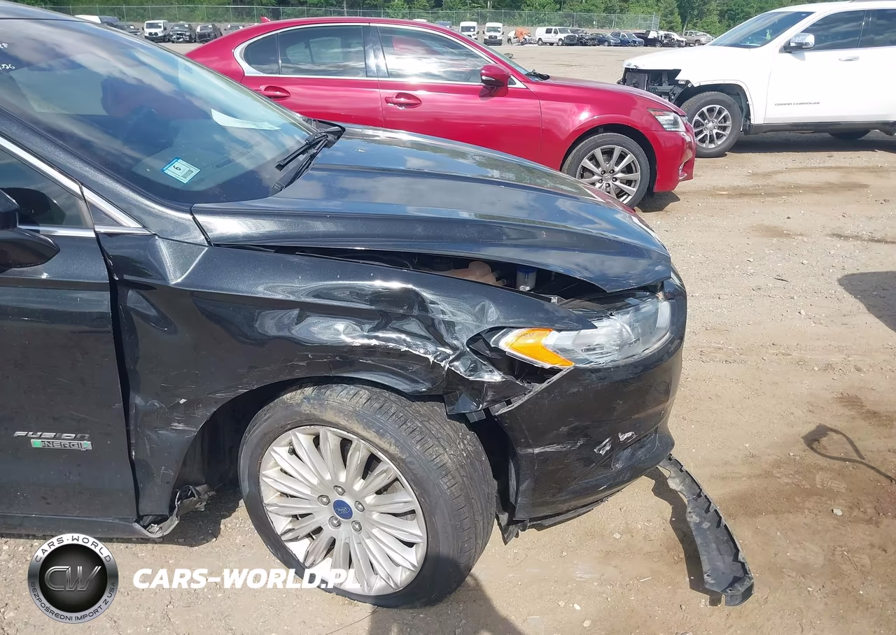 2014 Ford Fusion Energi Titanium VIN:3FA6P0SU3ER223295 - 6