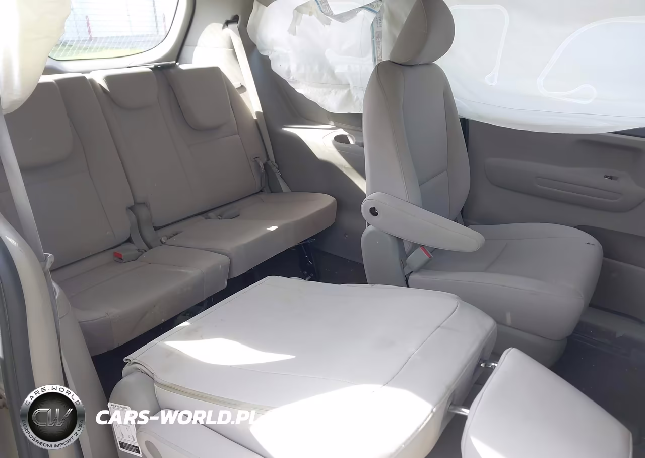 2017 Kia Sedona L VIN:KNDMA5C17H6273459 - 8