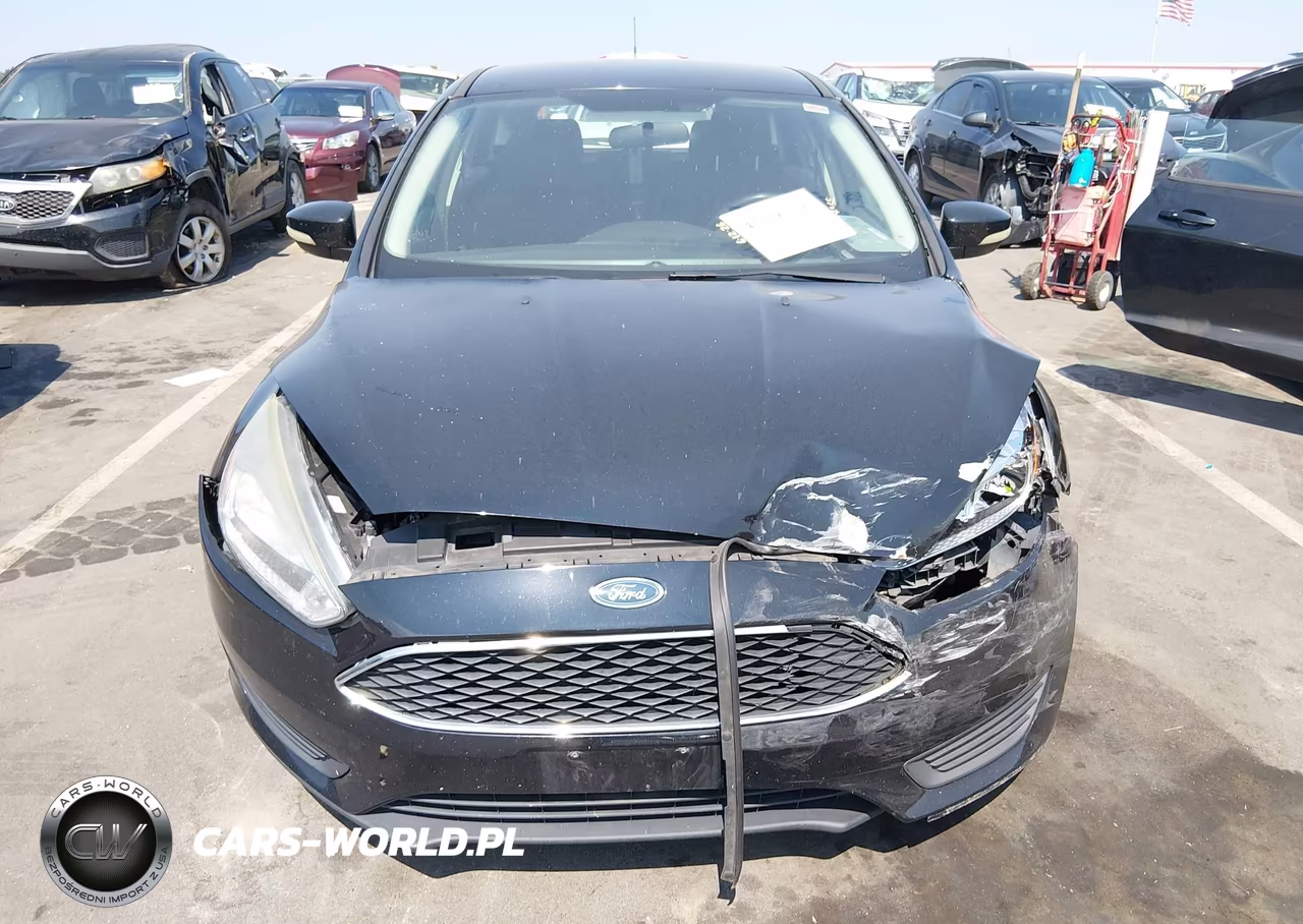 2017 Ford Focus Se VIN:1FADP3K22HL201072 - 12