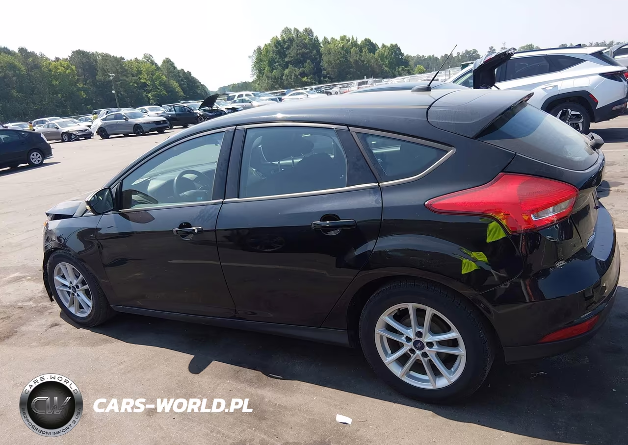 2017 Ford Focus Se VIN:1FADP3K22HL201072 - 14