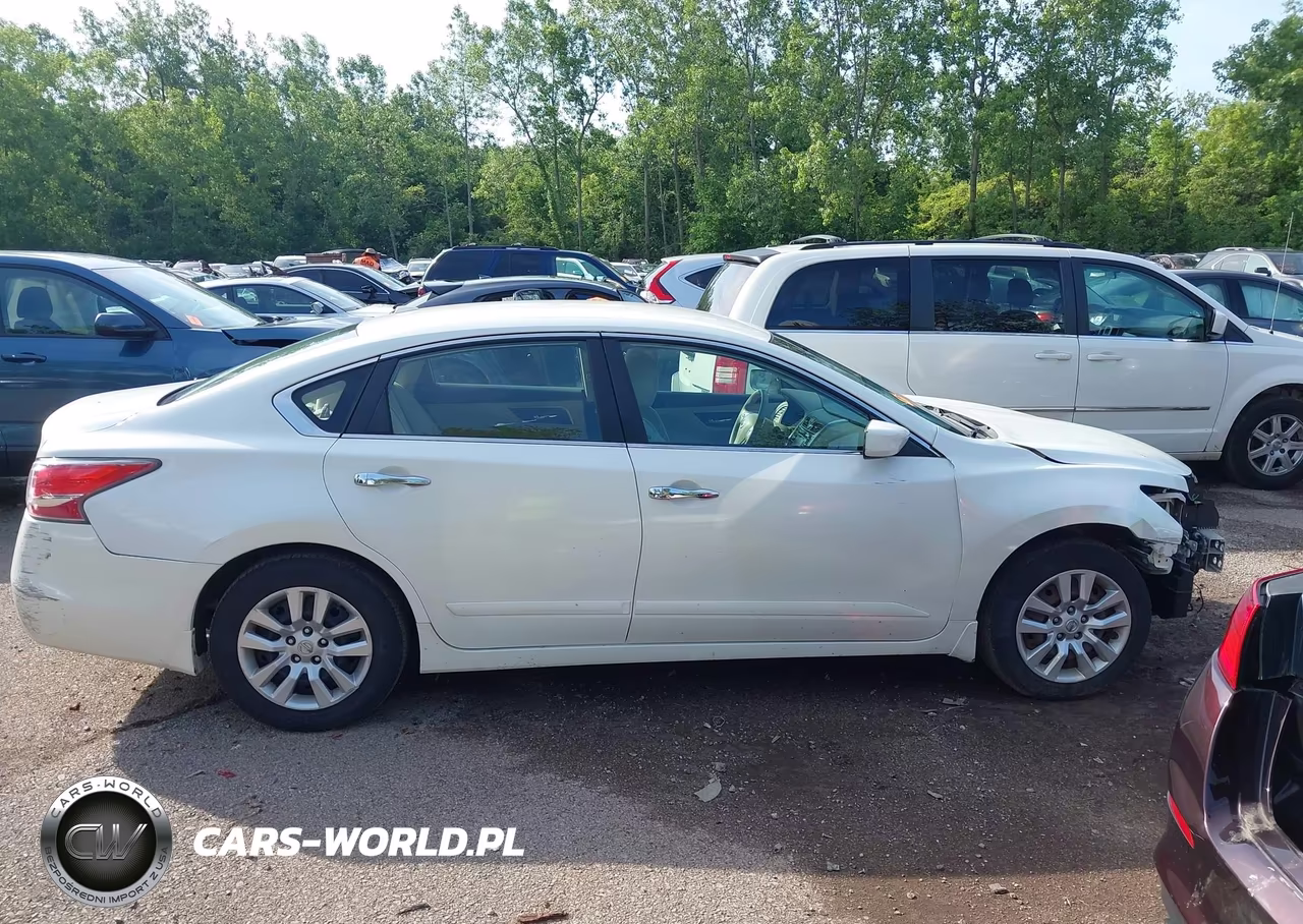 2015 Nissan Altima 2.5 S VIN:1N4AL3AP3FN308483 - 13
