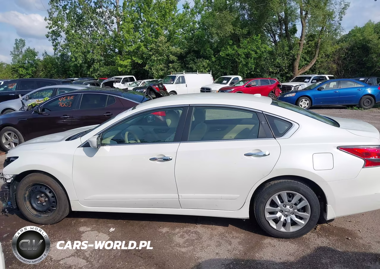 2015 Nissan Altima 2.5 S VIN:1N4AL3AP3FN308483 - 14