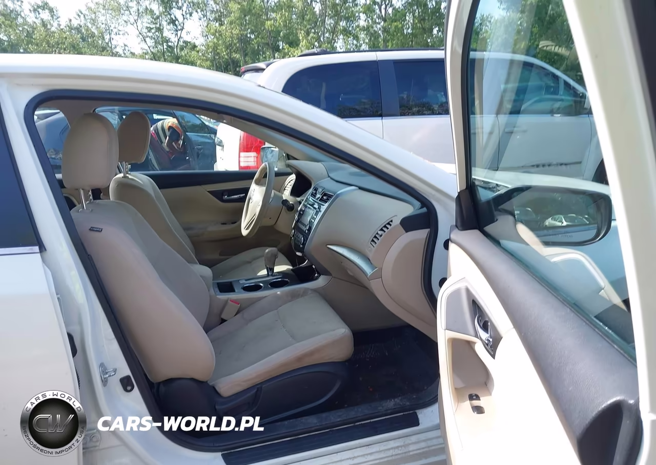 2015 Nissan Altima 2.5 S VIN:1N4AL3AP3FN308483 - 5