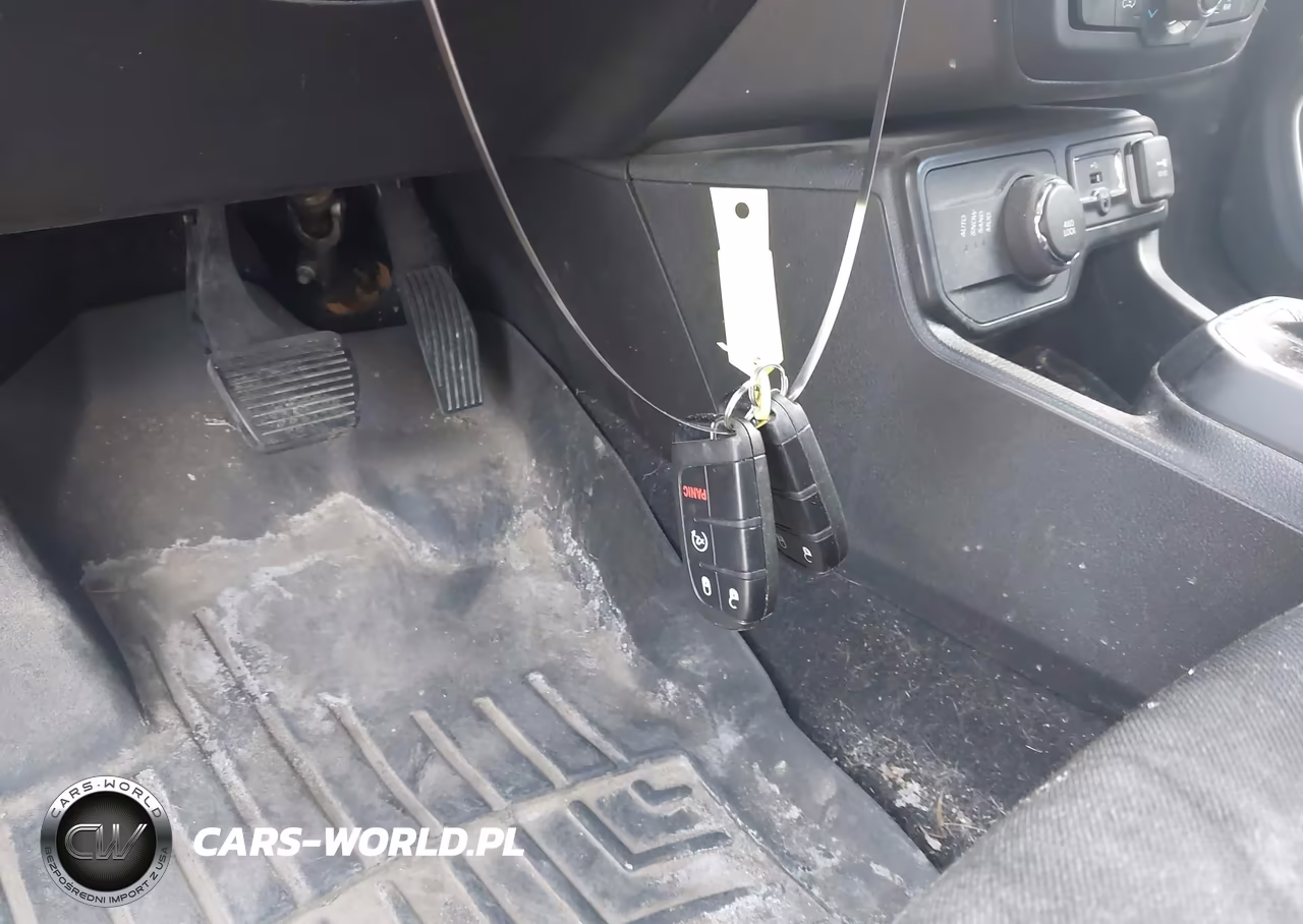 2019 Jeep Renegade Latitude 4X4 VIN:ZACNJBBB6KPK82149 - 11