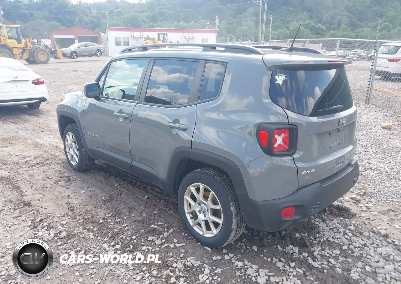 2019 Jeep Renegade Latitude 4X4 VIN:ZACNJBBB6KPK82149 - 3