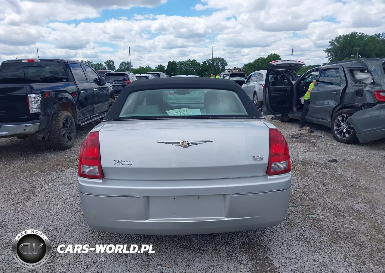 2006 Chrysler 300 Touring VIN:2C3KA53G26H110858 - 16