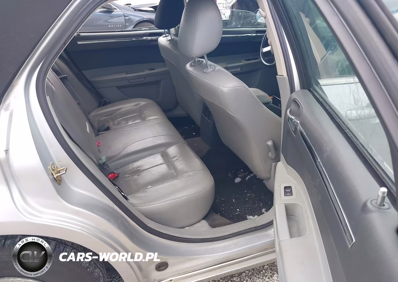 2006 Chrysler 300 Touring VIN:2C3KA53G26H110858 - 8