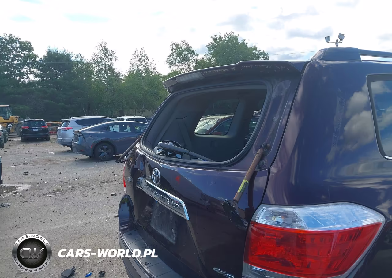 2012 Toyota Highlander Base V6 VIN:5TDBK3EH6CS133656 - 5