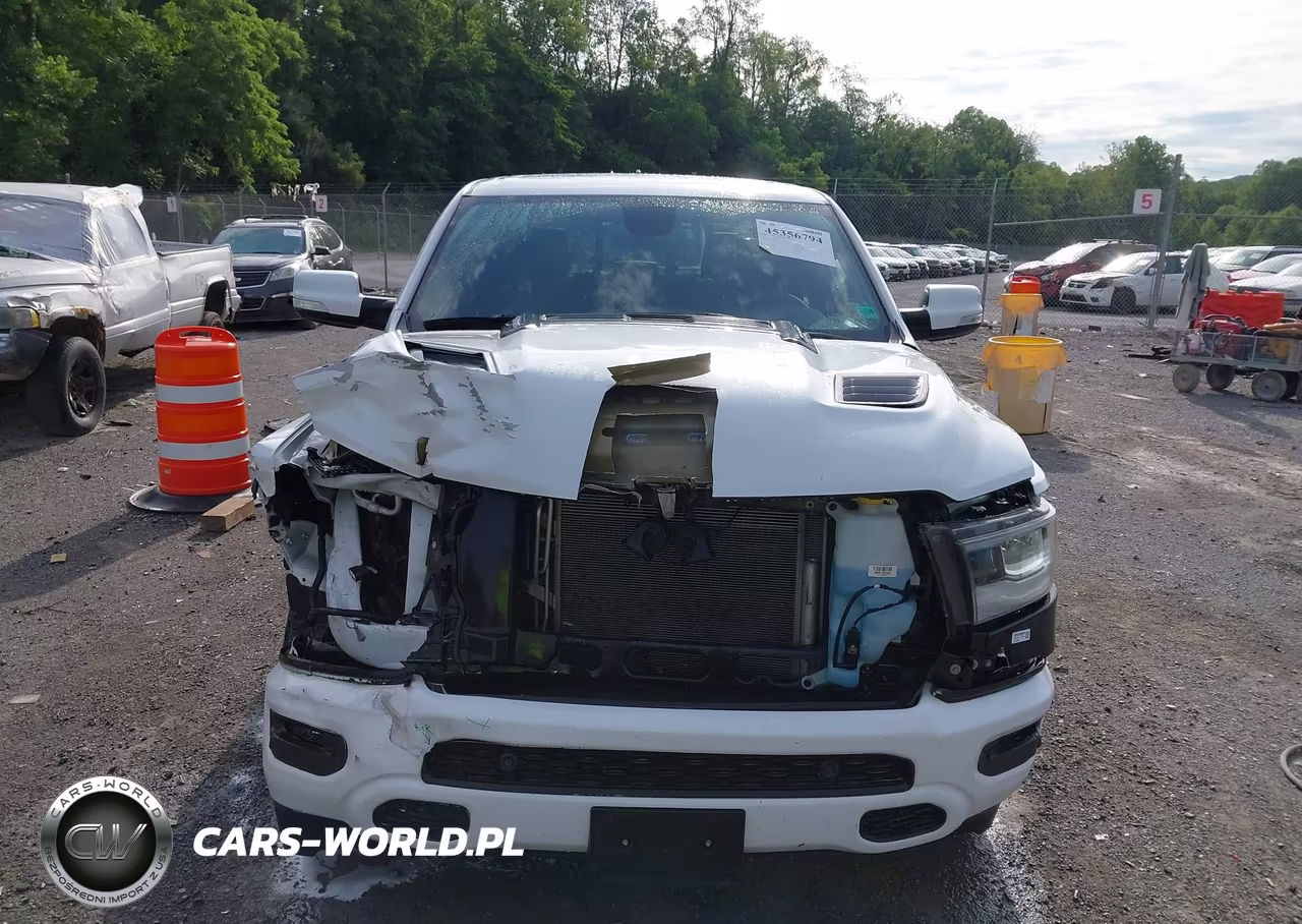2019 Ram 1500 Laramie 4X4 5'7 Box VIN:1C6SRFJT6KN862484 - 13